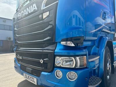 Scania R730 Bluestream 6x2 Tag Axle Limited Edition Tractor Unit  - 9