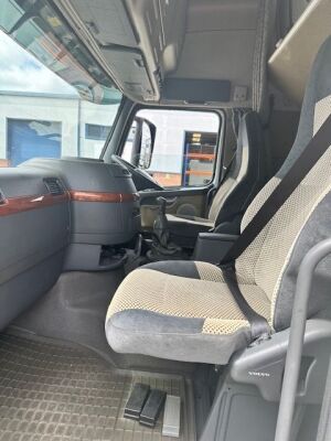 2008 Volvo FM-480 Beavertail Hiab Rigid - 13