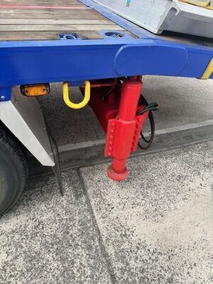 2008 Volvo FM-480 Beavertail Hiab Rigid - 19