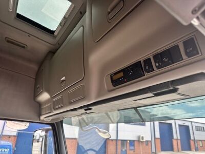 2008 Volvo FM-480 Beavertail Hiab Rigid - 42