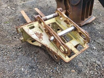 Dromone Fork Attachment - 65mm Pins - 2