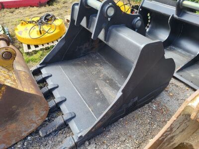 Unused Rhinox 5ft Digging Bucket - 80mm Pins