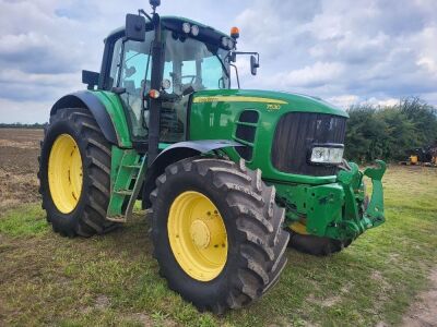 2010 John Deere 7530 Premium Tractor - 3