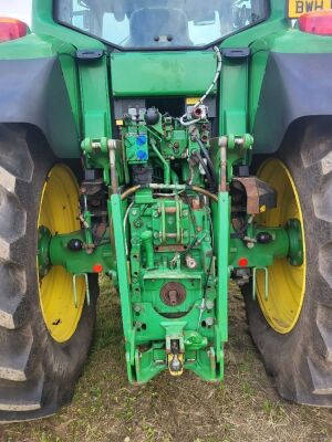 2010 John Deere 7530 Premium Tractor - 8