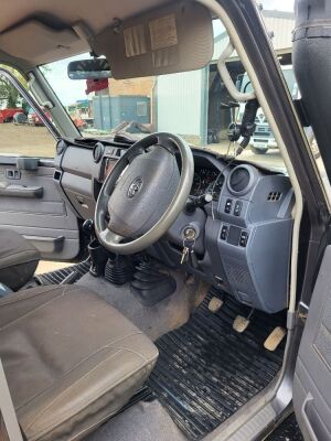 2015 Toyota Landcruiser GXL 4.4 V8 Twin Turbo Diesel Double Cab Pickup - 19