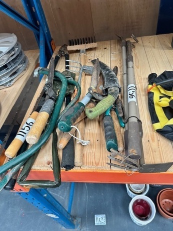 Quantity of Garden Hand Tools