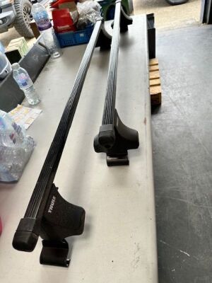 Pair of Thule Roof Bars