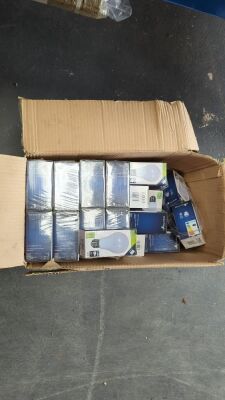 Quantity of E27 LED Bulbs