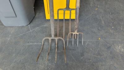 3x Garden Forks - 2