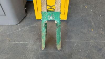 Hole Digger with Wooden Handles - 2