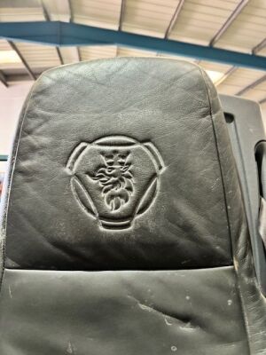 2x Scania R Series Leather Seats - 5