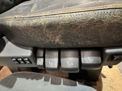 2x Scania R Series Leather Seats - 7