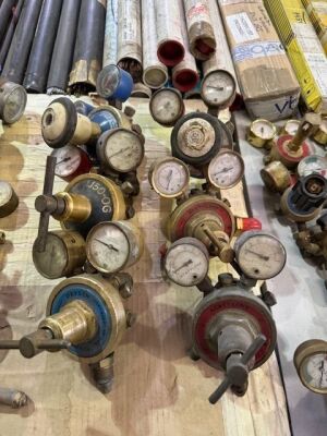 6x Oxygen & Acetylene Regulators