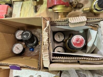 2x Oxygen & Acetylene Regulators
