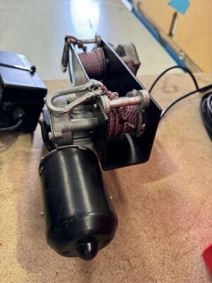 24V Mini Winch System & Camera - 6