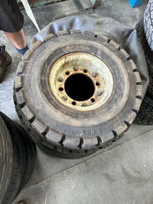 4x Miscellaneous Tyres