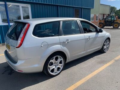 2010 Ford Focus Titanium 125 Estate Car - 4