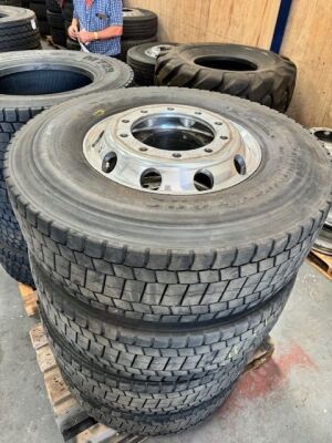 4x 10 Stud Alcoa Alloys & Tyres