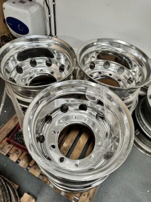 6x 10 Stud Alloy Wheels & Nuts 