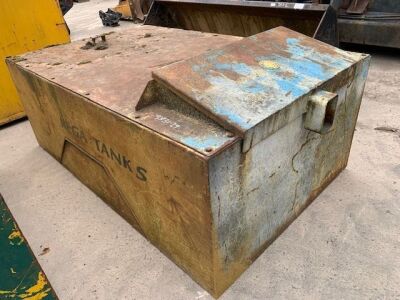 6ft x 4ft Steel Tank, Complete with Hand Pump, 2.5ft High, Lockable Top Door