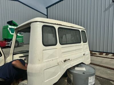 Ford D Series Cab - 8