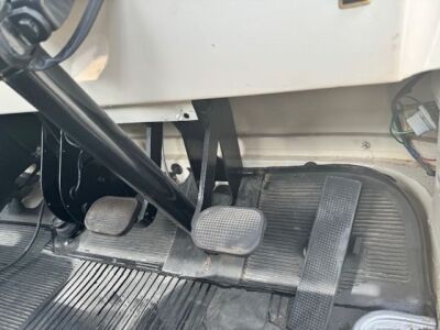 Ford D Series Cab - 12