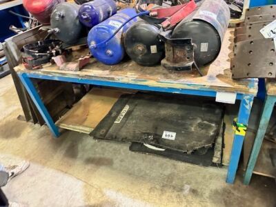 5x Work Benches