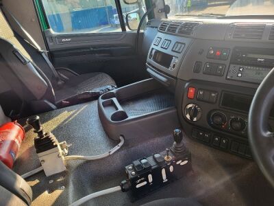 2015 DAF CF460 8x4 Hook Loader - 15