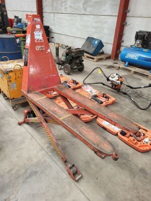 Hi Lift Pallet Truck