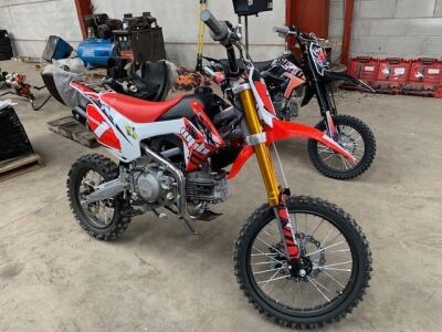 Stomp 2023 190CC Pit Bike