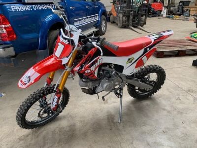 Stomp 2023 190CC Pit Bike - 2