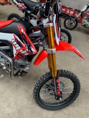 Stomp 2023 190CC Pit Bike - 6