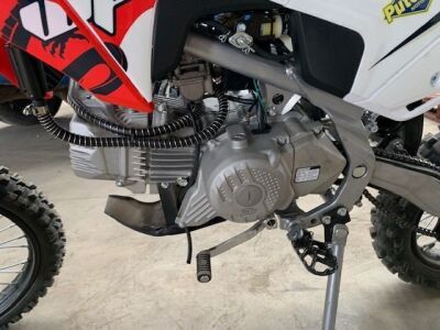 Stomp 2023 190CC Pit Bike - 7