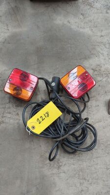 Pair of Magnetic Trailer Lights - 7 Pin Plug