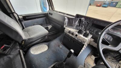 Scania 142M V8 6x2 Rigid Horse Box - 12