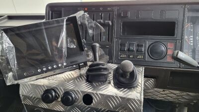 Scania 142M V8 6x2 Rigid Horse Box - 16