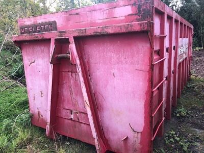 35 yrd Covered Big Hook Bin