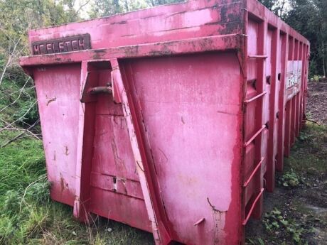 35 yrd Covered Big Hook Bin