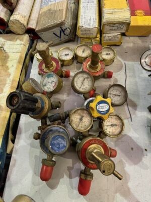 6x Oxygen & Acetylene Regulators