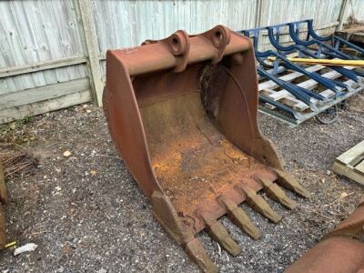 4ft Digging Bucket - 65mm Pins