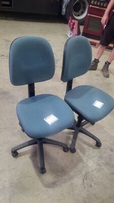 5x Office Chairs