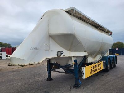 2005 Feldbinder 40³ Triaxle 3 Pot Powder Tanker - 2