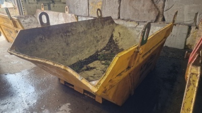 8yrd Skip c/w: Crane Lift Brackets