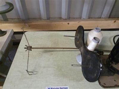 Singer 96K44 Sewing Machine  - 4