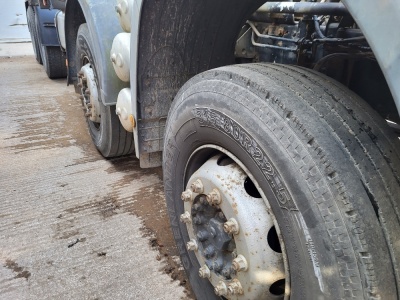 2007 Iveco Trakker 360 8x4 Hookloader - 10