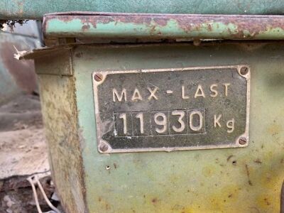 Old School Mercedes 1418 4x2 Tractor Unit - 17