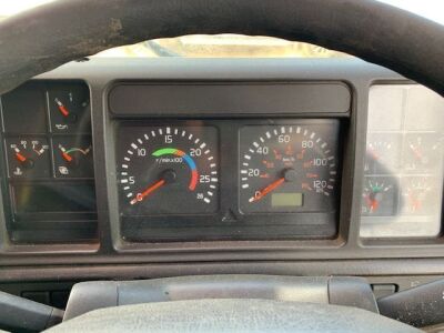2001 Volvo FH12 6x2 Midlift Tractor Unit - 17