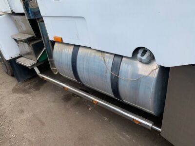 Volvo Bullnose 6x2 Rear Lift Tractor Unit - 11