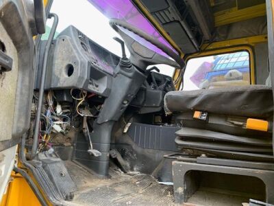Scania 143 4x2 Tractor Unit V8 - 14