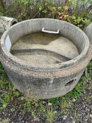 1200mm Concrete Ring with Drainage Channels